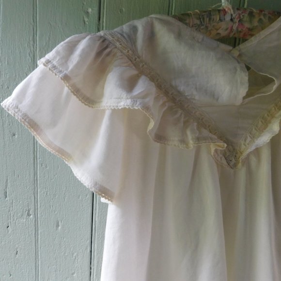 *PRICE FIRM* Vintage Lace Ruffle White Top - Picture 11 of 11
